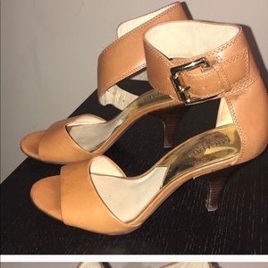 MK barely used shoes.